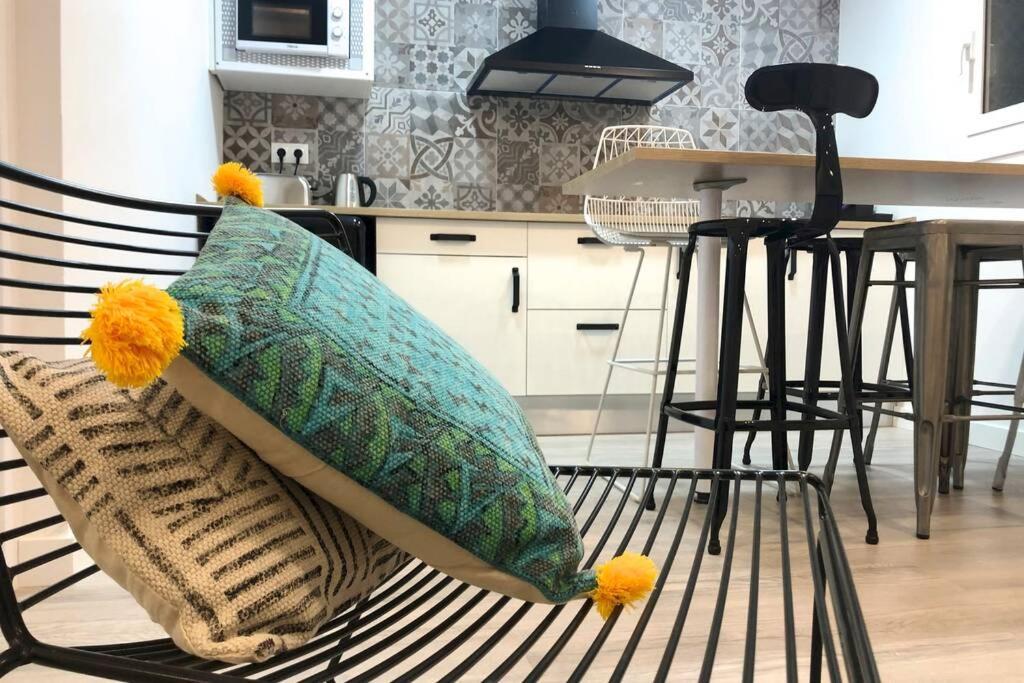 Appartamento M5 Cool Terrace. Metro 1 Min. Center 15' By Metro Esplugues de Llobregat Esterno foto
