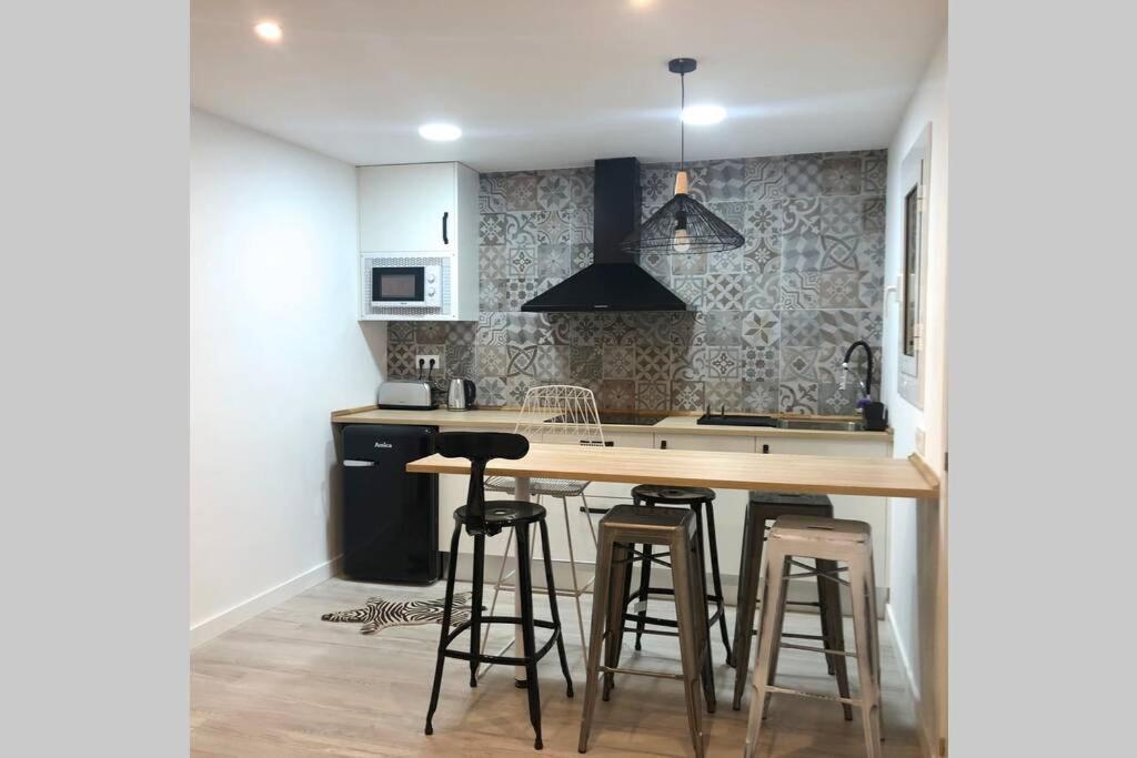 Appartamento M5 Cool Terrace. Metro 1 Min. Center 15' By Metro Esplugues de Llobregat Esterno foto