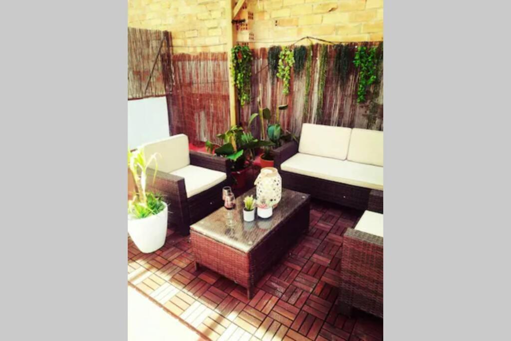 Appartamento M5 Cool Terrace. Metro 1 Min. Center 15' By Metro Esplugues de Llobregat Esterno foto