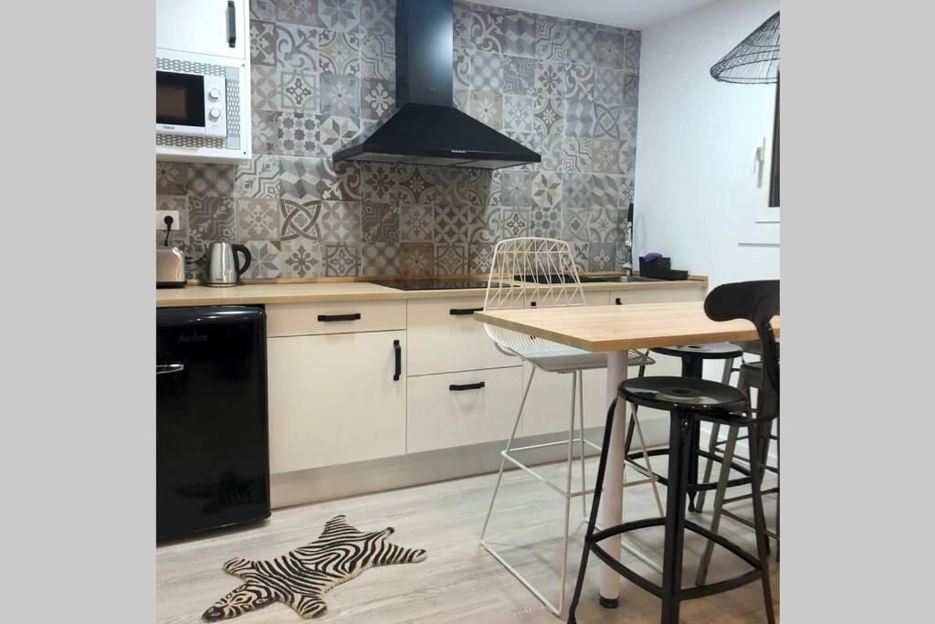 Appartamento M5 Cool Terrace. Metro 1 Min. Center 15' By Metro Esplugues de Llobregat Esterno foto