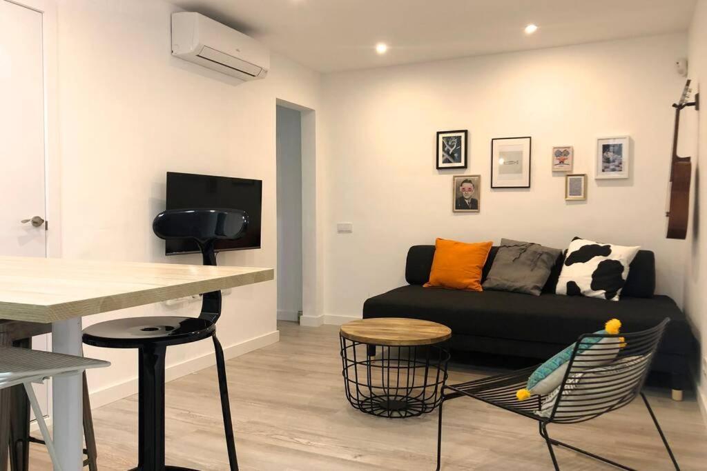 Appartamento M5 Cool Terrace. Metro 1 Min. Center 15' By Metro Esplugues de Llobregat Esterno foto